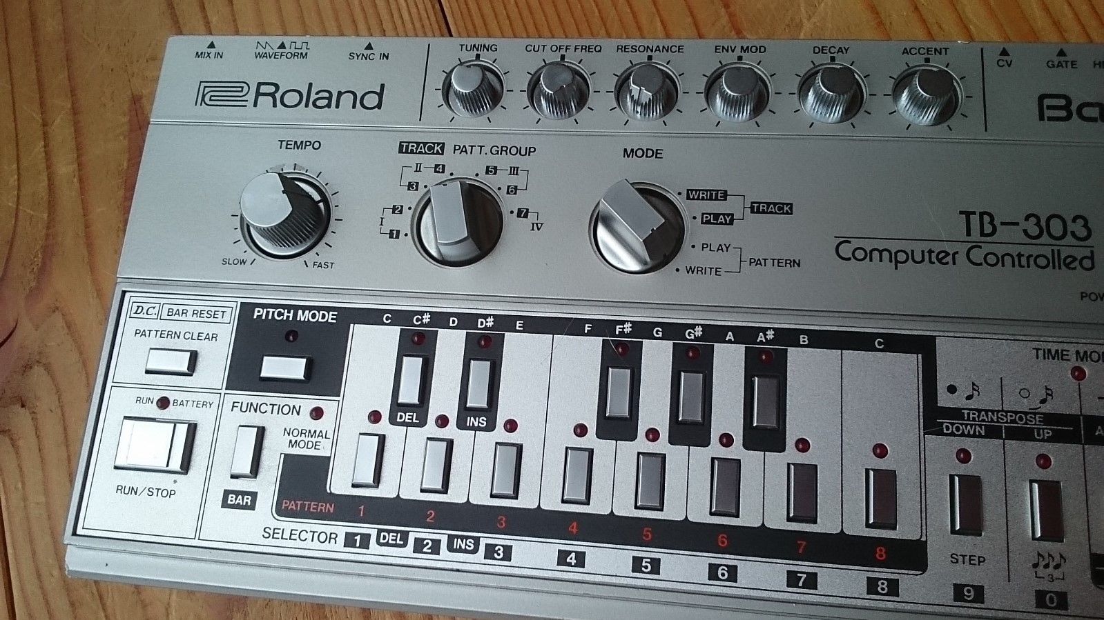MATRIXSYNTH: Roland TB-303