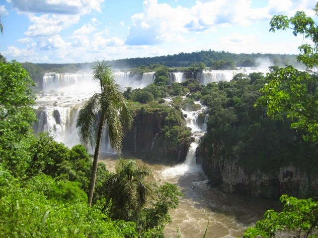 10. Iguazu Falls (Iguazu, Argentina)