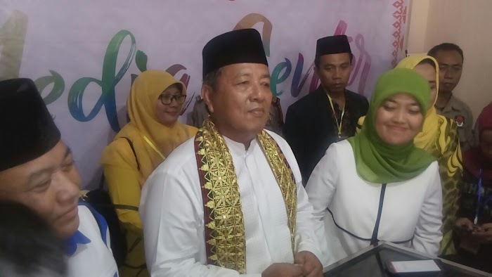 Arinal - Nunik Ucapkan Terima Kasih Pada Relawan Pendukung Saat Pendaftran Ke KPU