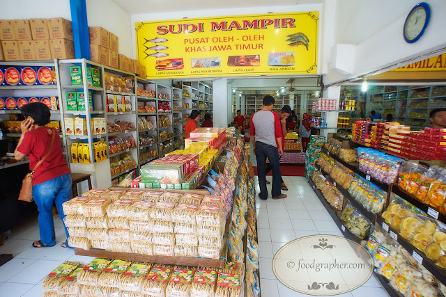 Pasar Genteng  Tempat beli Oleh  oleh  khas Surabaya 