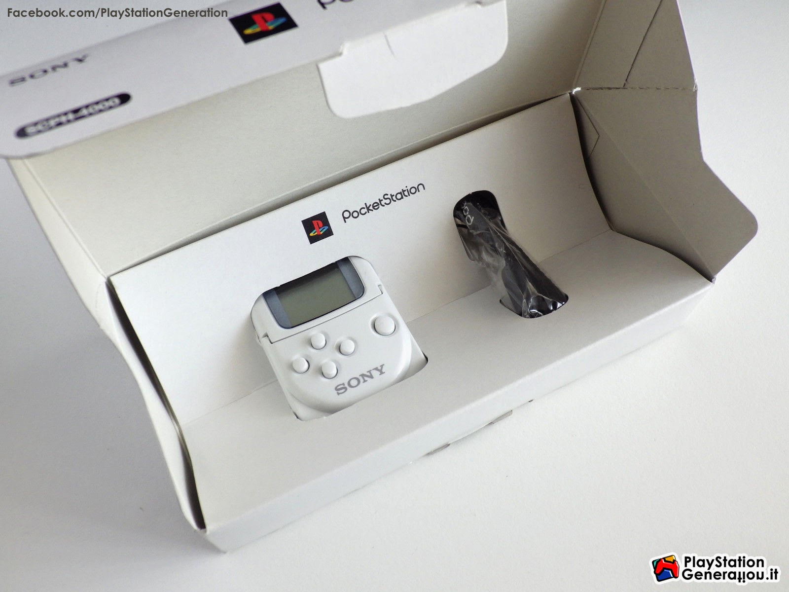 Console PS1 POCKET STATION BIANCA SCPH-4000 Sony ufficiale Playstation Console PS1 POCKET STATION BIANCA SCPH-4000 Sony ufficiale Playstation