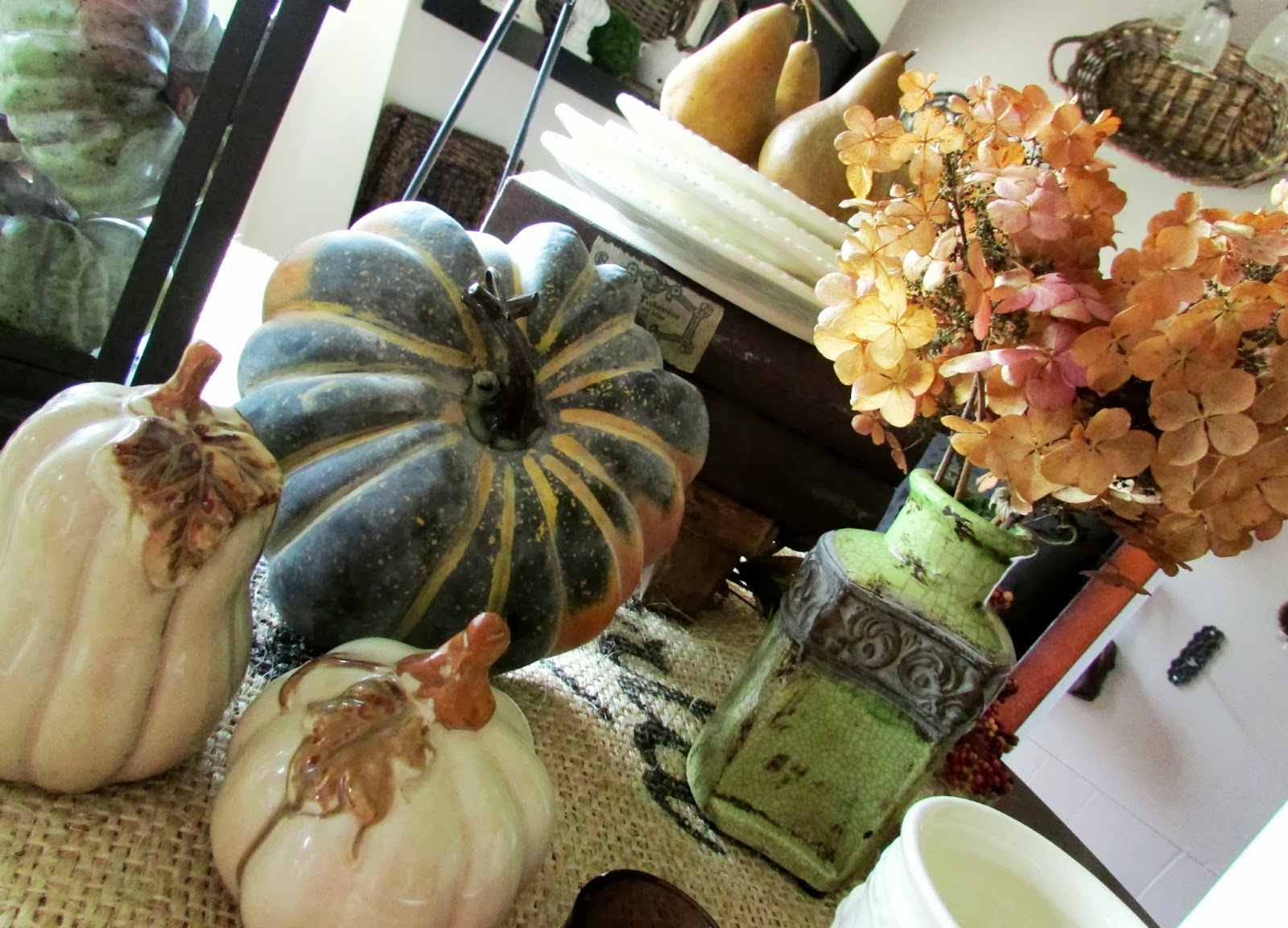 Pumpkins & Pear's Fall Tablescape | Rustic & Refined