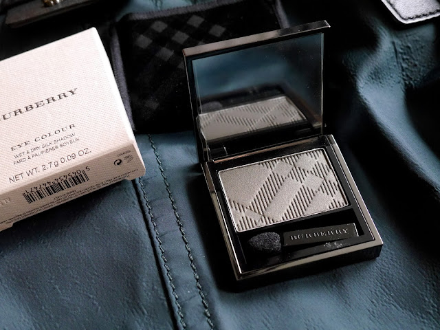 burberry wet & dry shadow khaki green swatch review