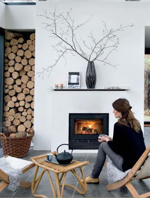 Icono Interiorismo: Como almacenar la leña de la chimenea dentro de casa