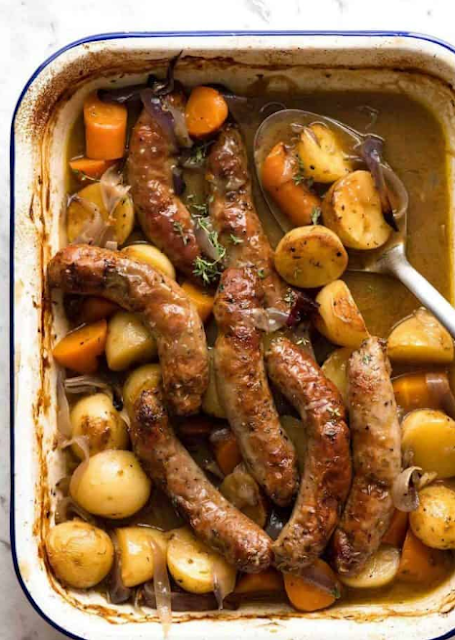 Oven Baked Sausages with Potatoes, Vegetable AND Gravy Oven Baked Sausages with Potatoes, Vegetable AND Gravy