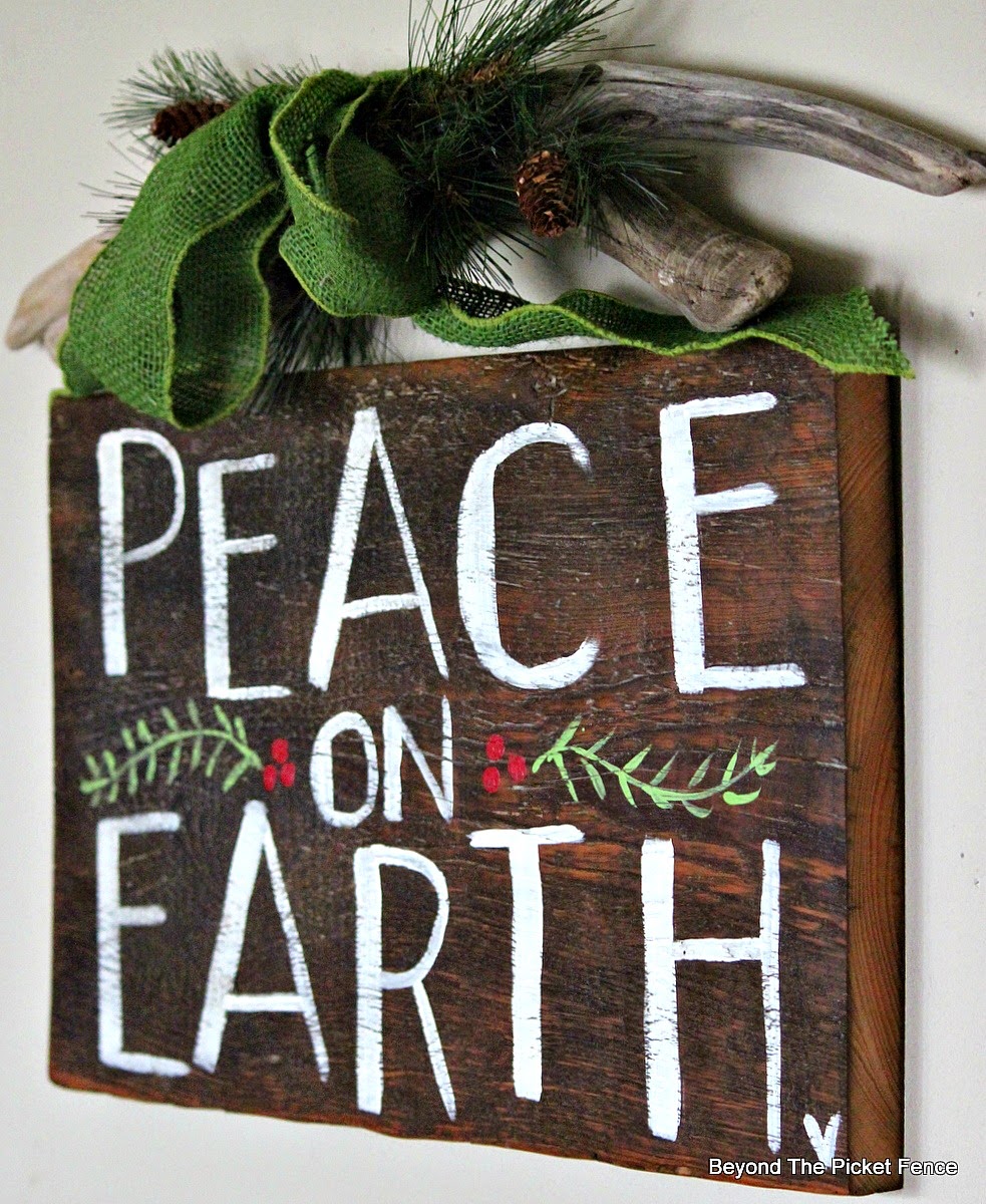 Hand Lettered Peace on Earth sign http://bec4-beyondthepicketfence.blogspot.com/2014/11/12-days-of-christmas-kick-off-with.html