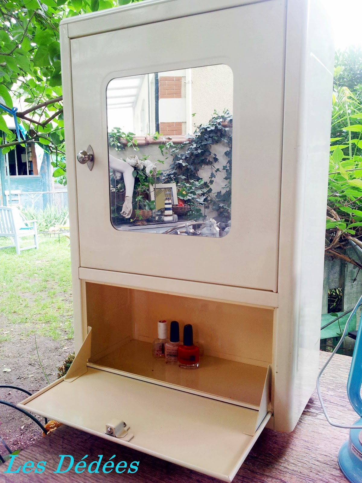 Les Dedees Vintage Recup Creations Armoire De Toilette Sixties