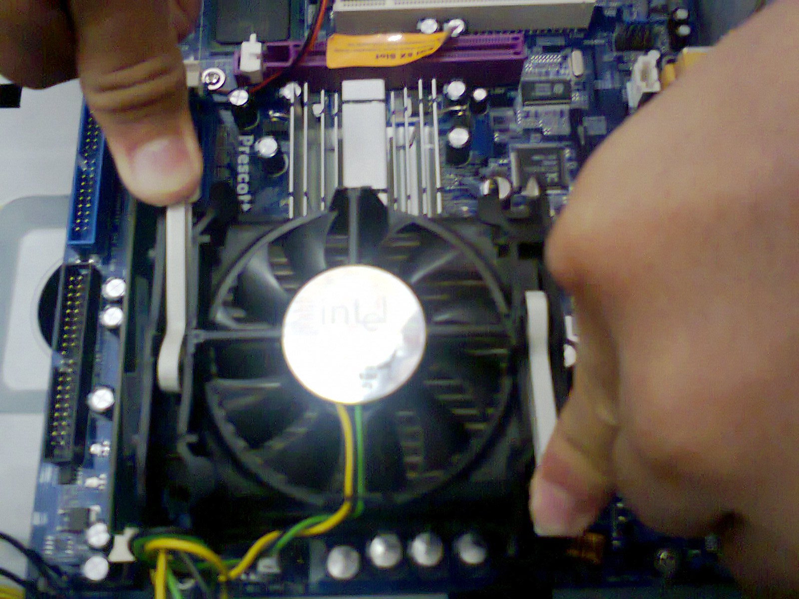 kinta dwi clara: Langkah-langkah merakit PC