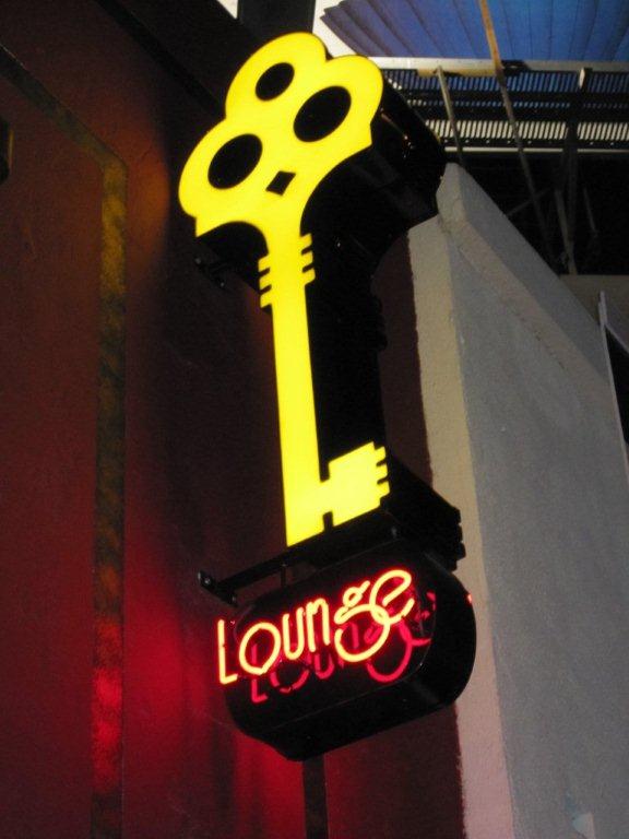 When Tara Met Blog Next Door Lounge In Hollywood