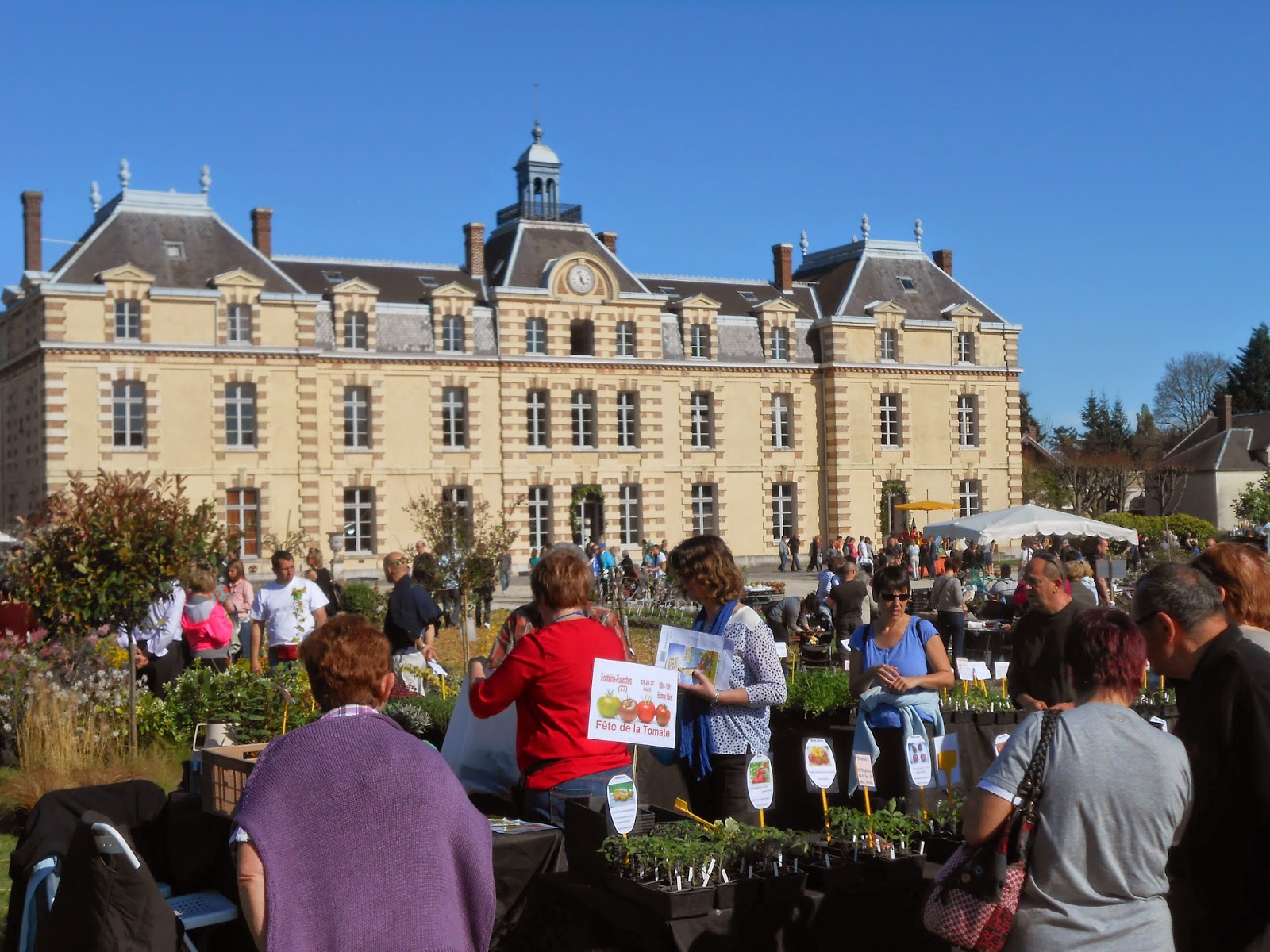 JARDINS FAMILIAUX DE SAVIGNY LE TEMPLE (Seine et marne) Nous étions présent les 5 et 6 avril