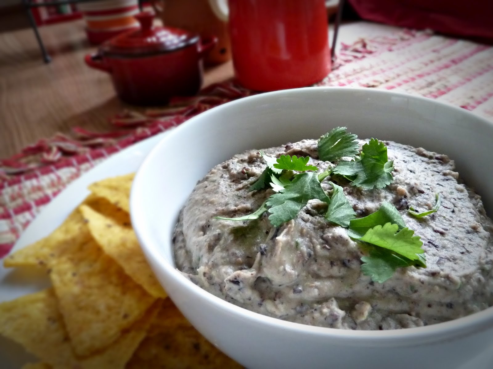 The Pregnant Bean Roasted Garlic Black Bean Hummus