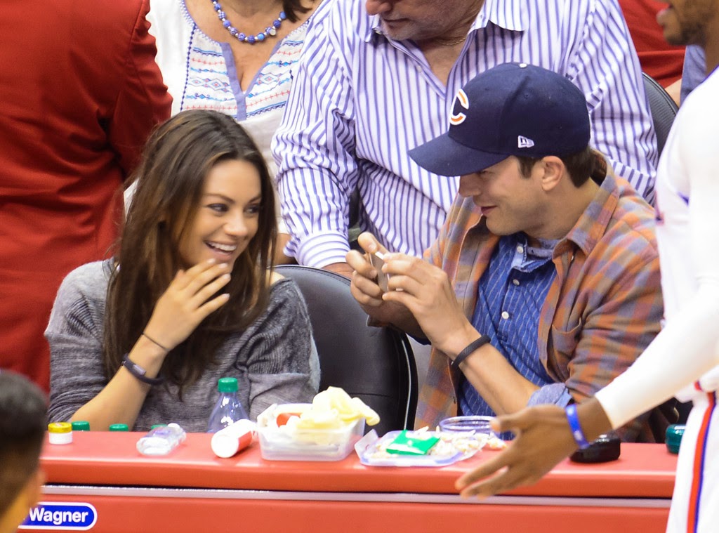 HOUSE OF GLITZ...!!!: ASHTON KUTCHER AND MILA KUNIS ENGAGED, EXPECTING ...