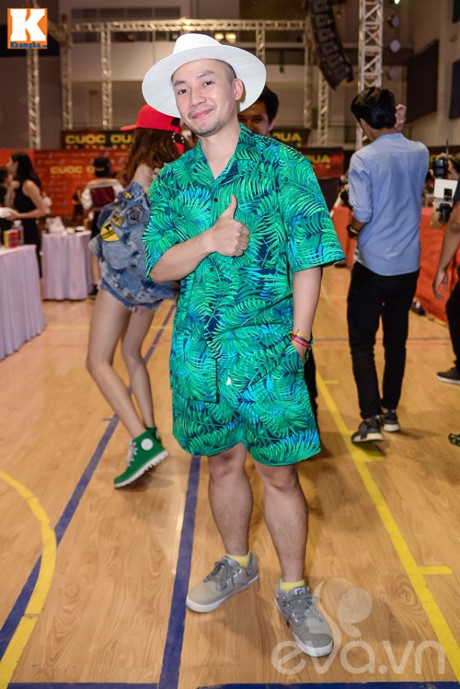 Huong Giang Idol vang mat, Tien Dat choi troi voi 