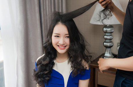 Gặp lại nữ sinh áo dài nổi tiếng nhất xứ Huế tại Hoa hậu Việt Nam 2016 - Ảnh 4 Gap lai nu sinh ao dai noi tieng nhat xu Hue tai Hoa hau Viet Nam 2016 - Anh 4