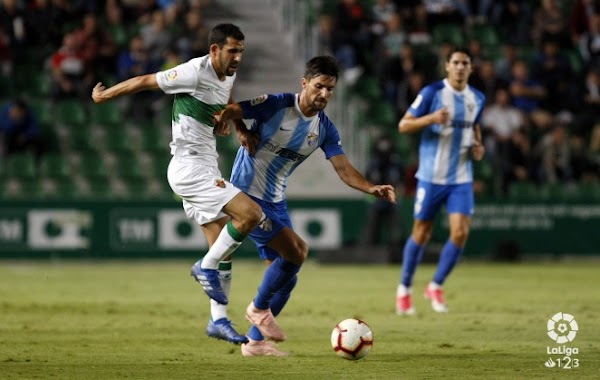 El Málaga cae contra un Elche oportunista (2-0)