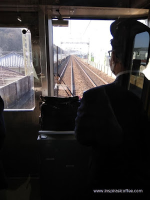 naik kereta di Jepang