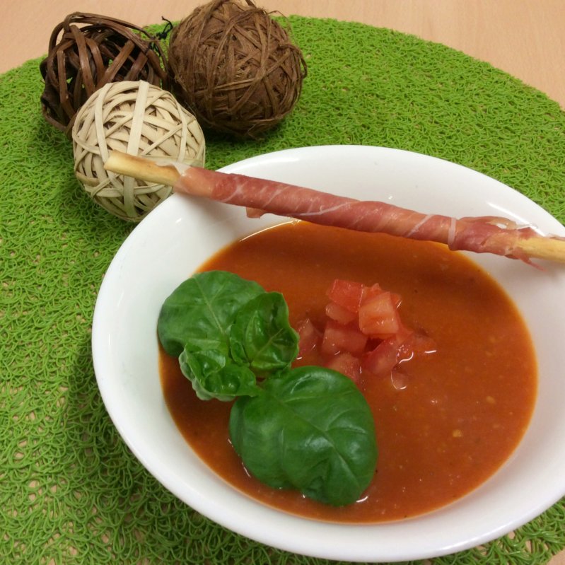 Lecker Bentos und mehr: Leichte Tomatensuppe mit Grissini