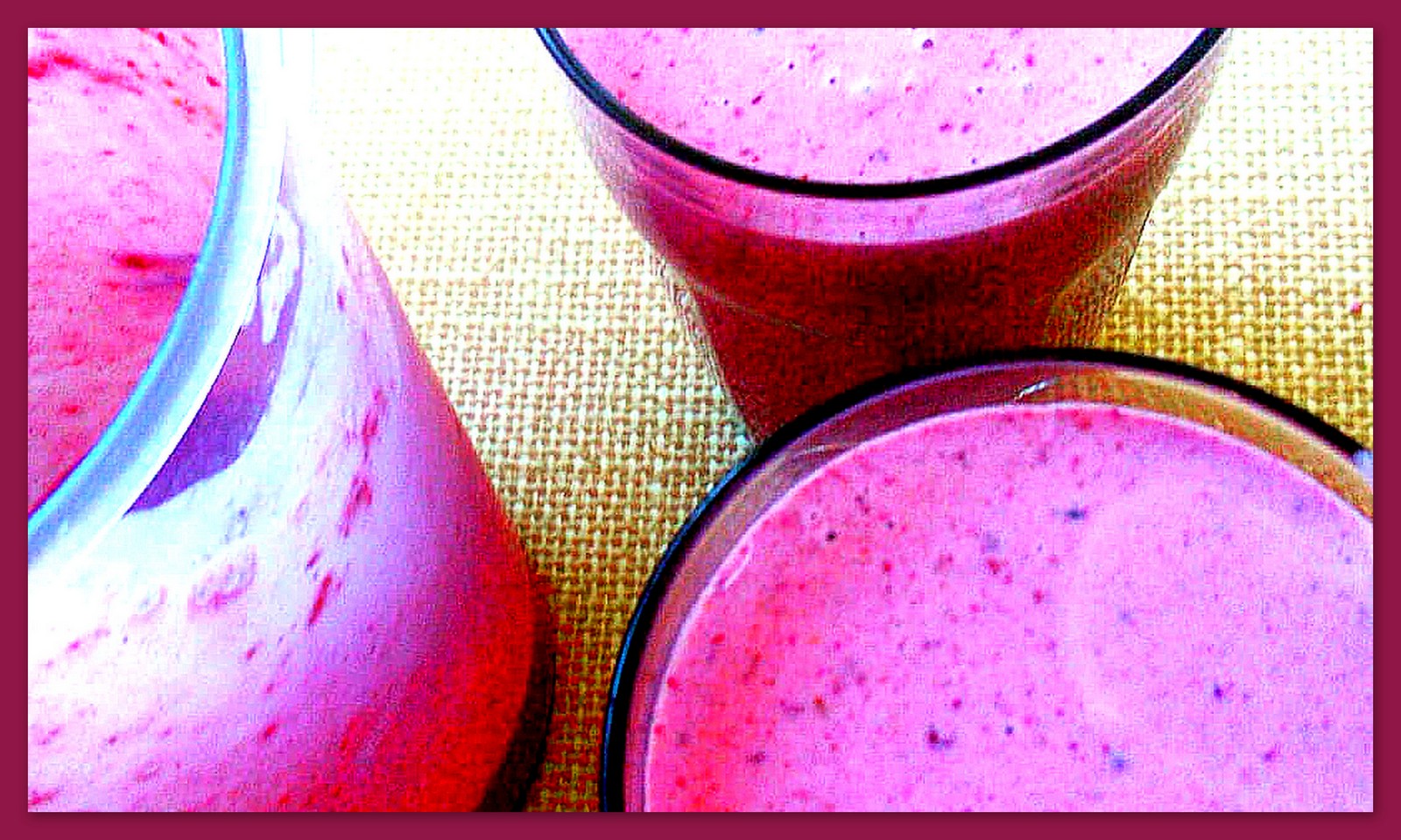 This image has an empty alt attribute; its file name is berry%2Bbanana%2Bbeetroot%2Bsmoothie%2B%25281%2529.jpg