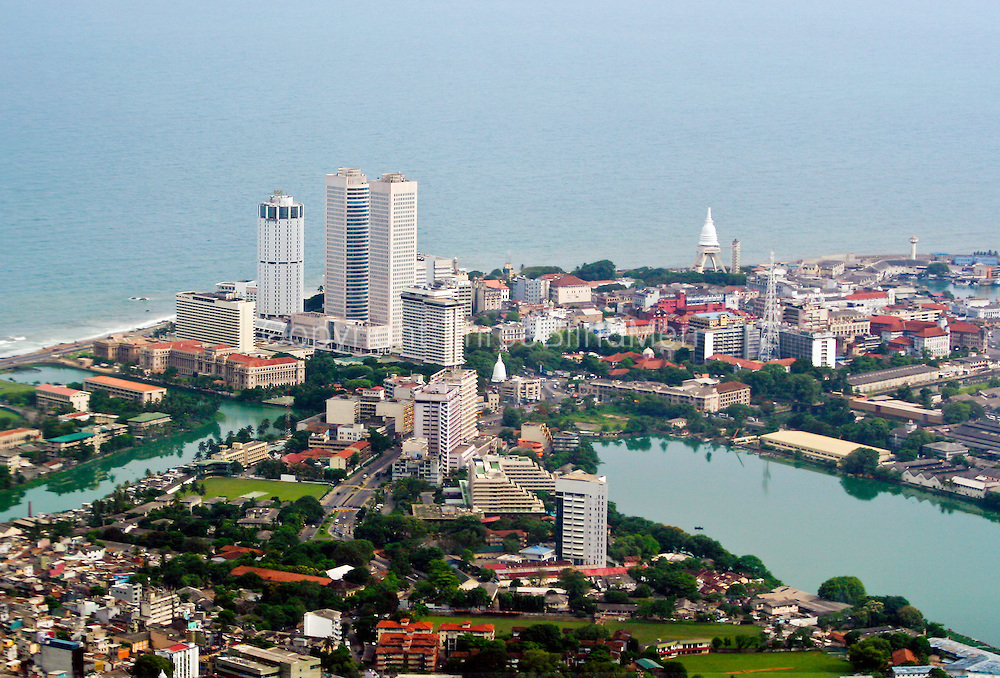 Столица фактически. Коломбо Шри Ланка. Шри Ланка столица Коломбо. Морской порт Коломбо Шри Ланка. Коломбо Шри-Ланка достопримечательности.