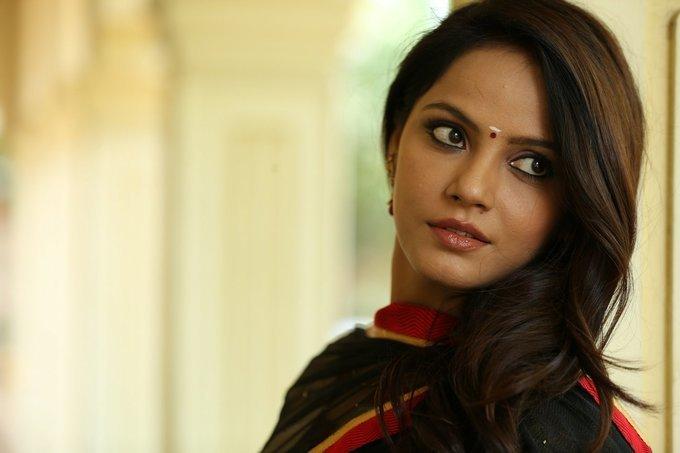 Indian Actress Hot Face Close Up Photos Neetu Chandra
