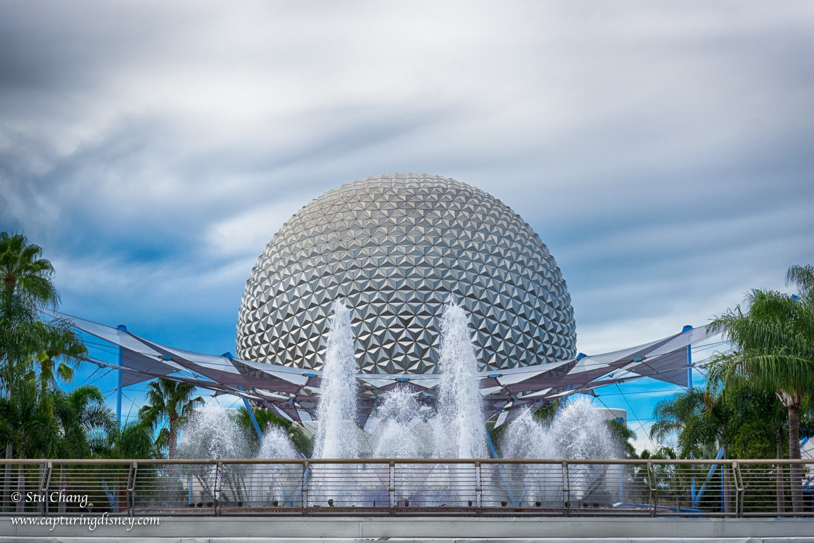 Capturing Disney Fountain of Nations at Epcot