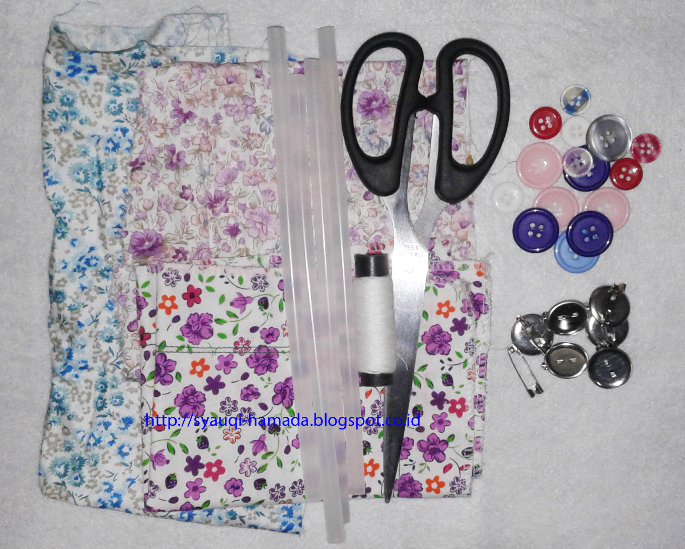 Cara Membuat Kerajinan Tangan Bros Bunga Cantik Dari Kain