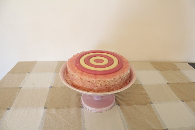 IMG 3162 - עוגת גבינה מרשימה משולבת תותים שוקולד לבן  ופסטוק