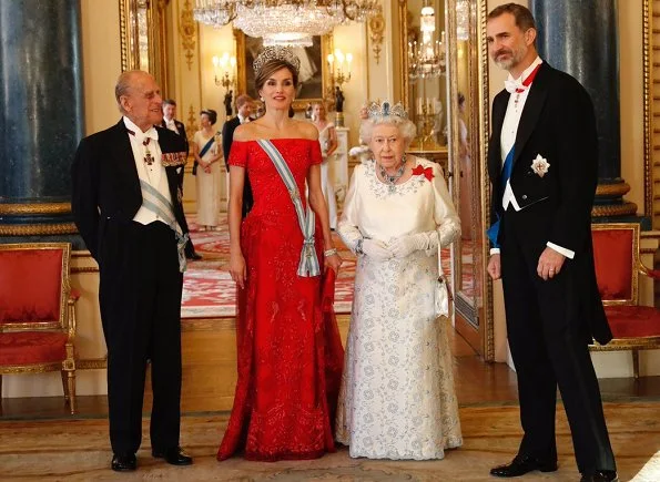 King Felipe and Queen Letizia, Prince William, Duchess Catherine of Cambridge, Prince Harry, Duchess Camilla wore Marchesa gown, Carolina herrera red dress gold diamond tiara