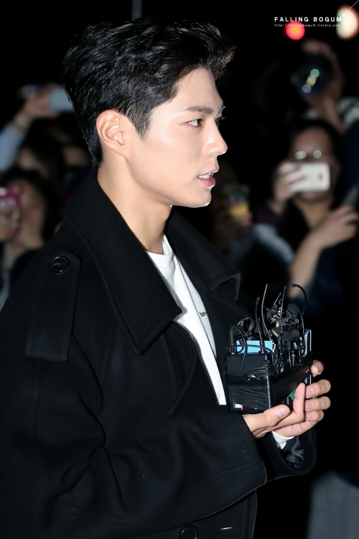 박보검 어제 코앞에서 보는것 같은 종방연 사진 | 인스티즈