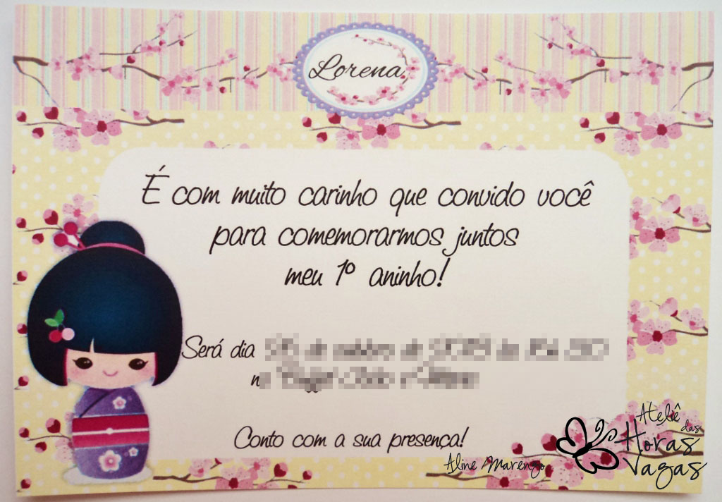 convite artesanal infantil oriental kokeshi flor cerejeira sakura 1 aninho menina provençal bebê amarelo lilás