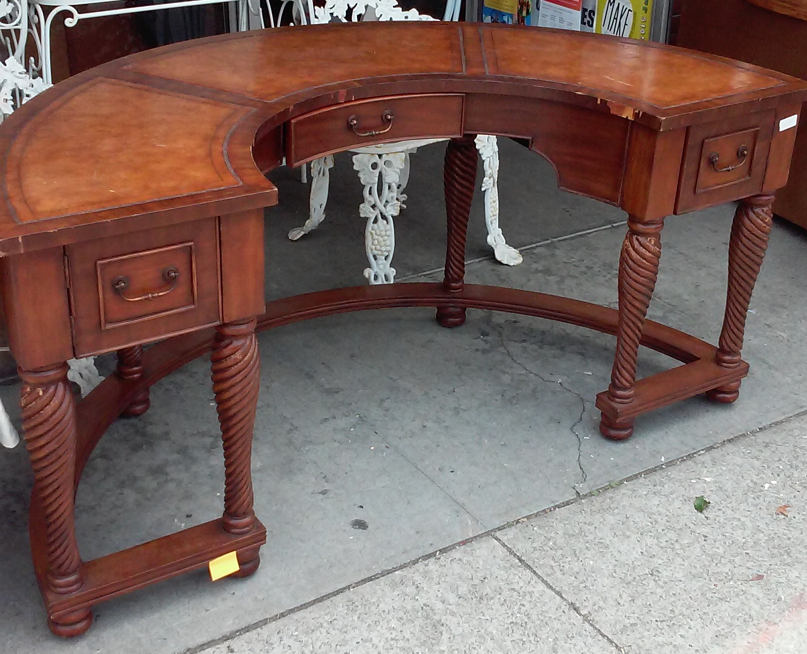 UHURU FURNITURE & COLLECTIBLES SOLD 4359 Vintage 5 1/2' Wide Half