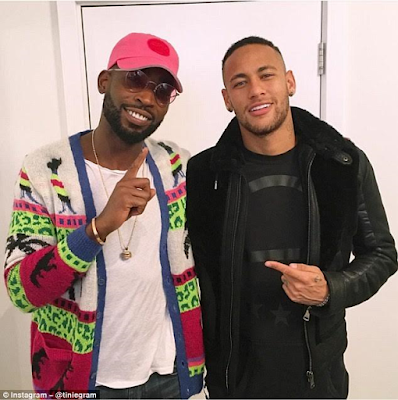 1a1ab Footballer, Neymar and rapper, Tinie Tempah chill in London restaurant (photo)