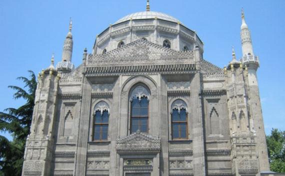 بالصور.. أغرب 5 مساجد من حيث التصميم المعماري في إسطنبول!