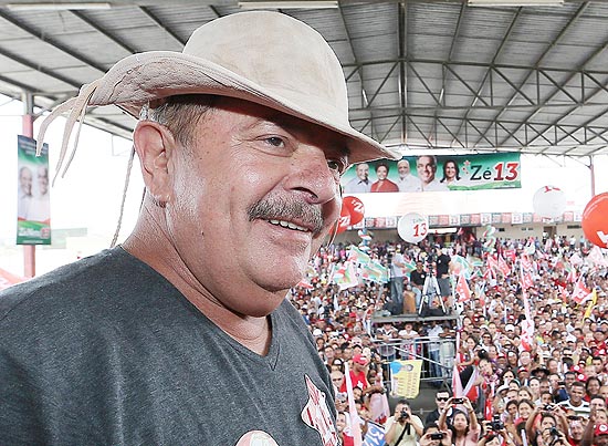 Lula participa de comício em Feira de Santana na Bahia