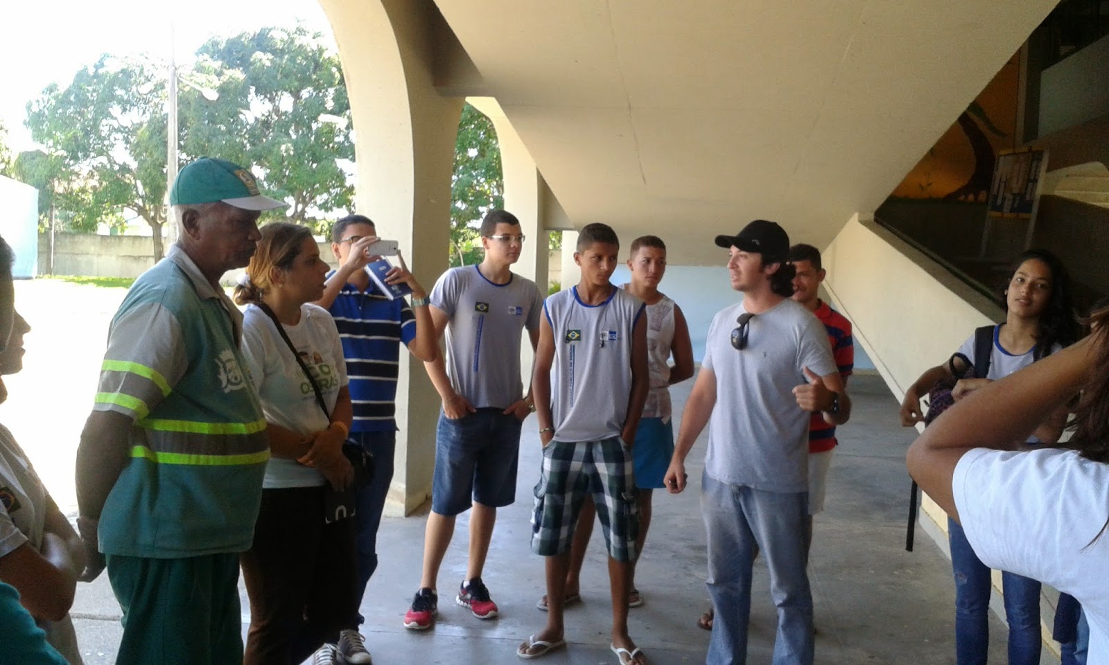 Educação em Movimento no CIEP 257 Joaquim Rego Barros: Entrega do lixo ...