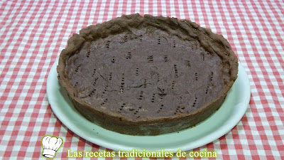 Receta de base de masa quebrada de cacao para tartas y dulces paso a paso