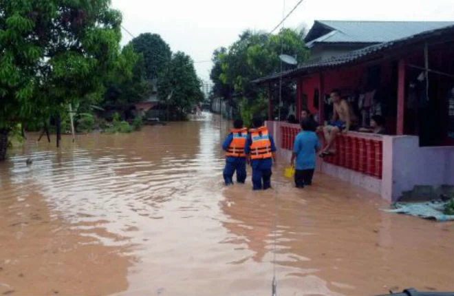 In the east of Malaysia because of floods 5 thousand people were evacuated