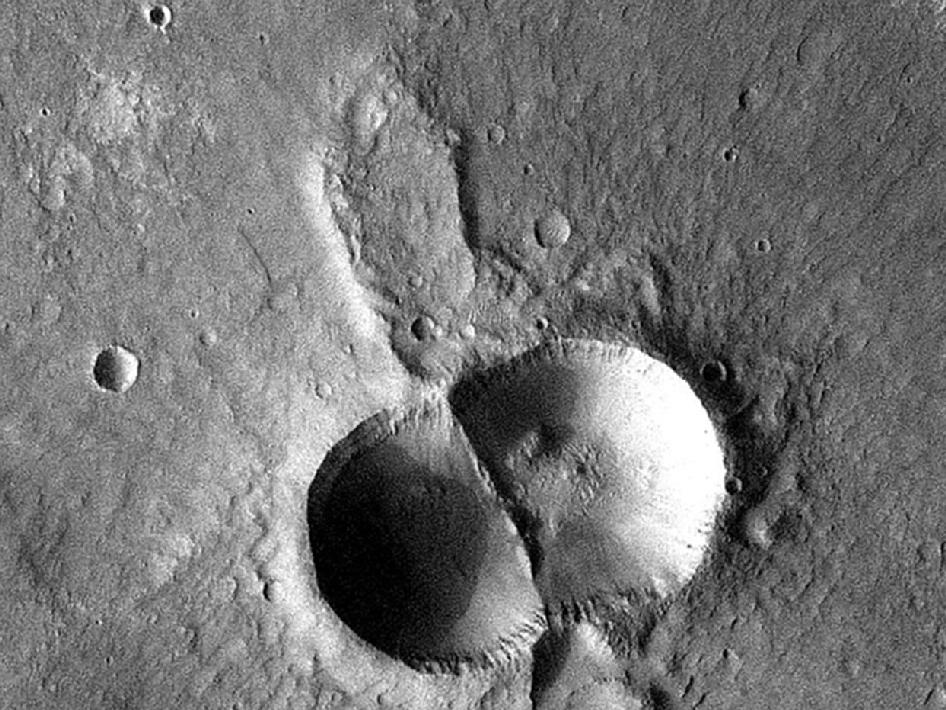 Луна поверхность кратеры. Гиппарх (лунный кратер). Дедал (лунный кратер). Посидоний (лунный кратер). Кратеры на Марсе.