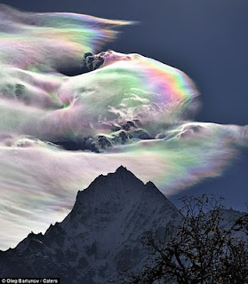 Open Minda Gambar Awan Pelangi Luar Biasa Gunung Everest