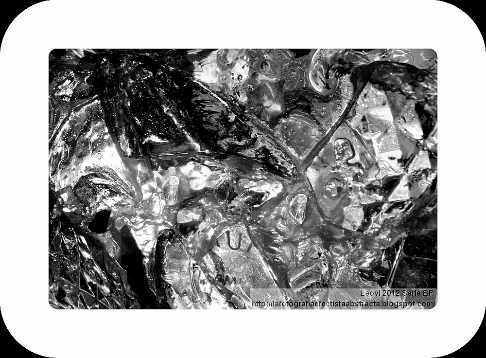 Foto Abstracta 3163 Estoy al borde de un ataque al corazón - I'm on the edge of a heart attack Foto Abstracta 3163 Estoy al borde de un ataque al corazón - I'm on the edge of a heart attack