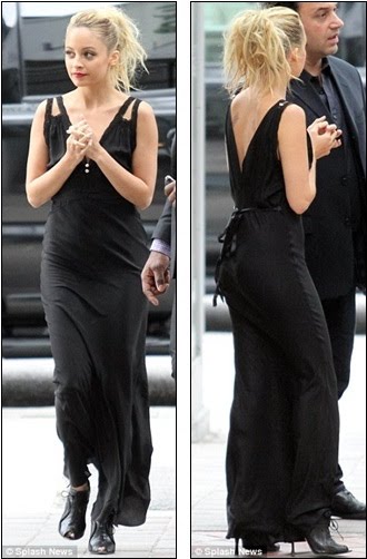 Hello Celebrity Nicole Richie Shows Off Her Slender Figure In A Clingy Black Maxi Dress