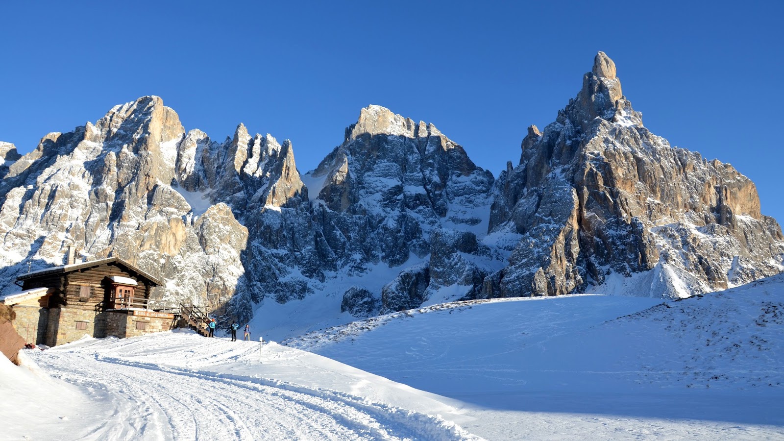 Escursione Con Le Ciaspole A Baita Segantini E Malga Venegiota Da Passo Rolle