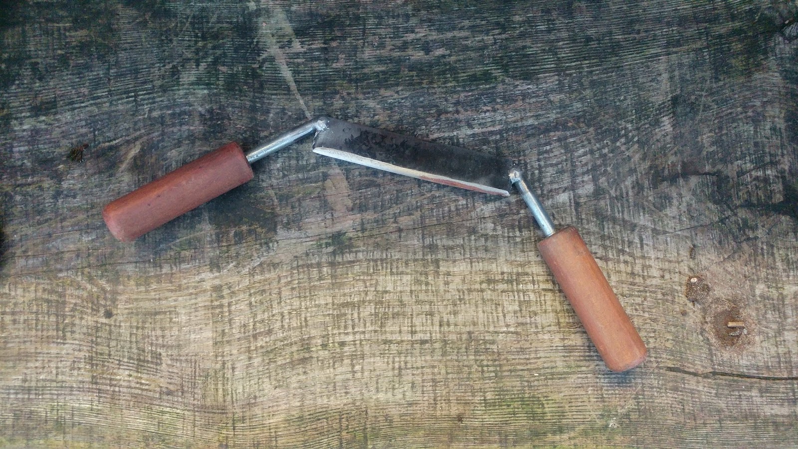 Bushcraft Education Adapt and improvise; bushcraft draw knife