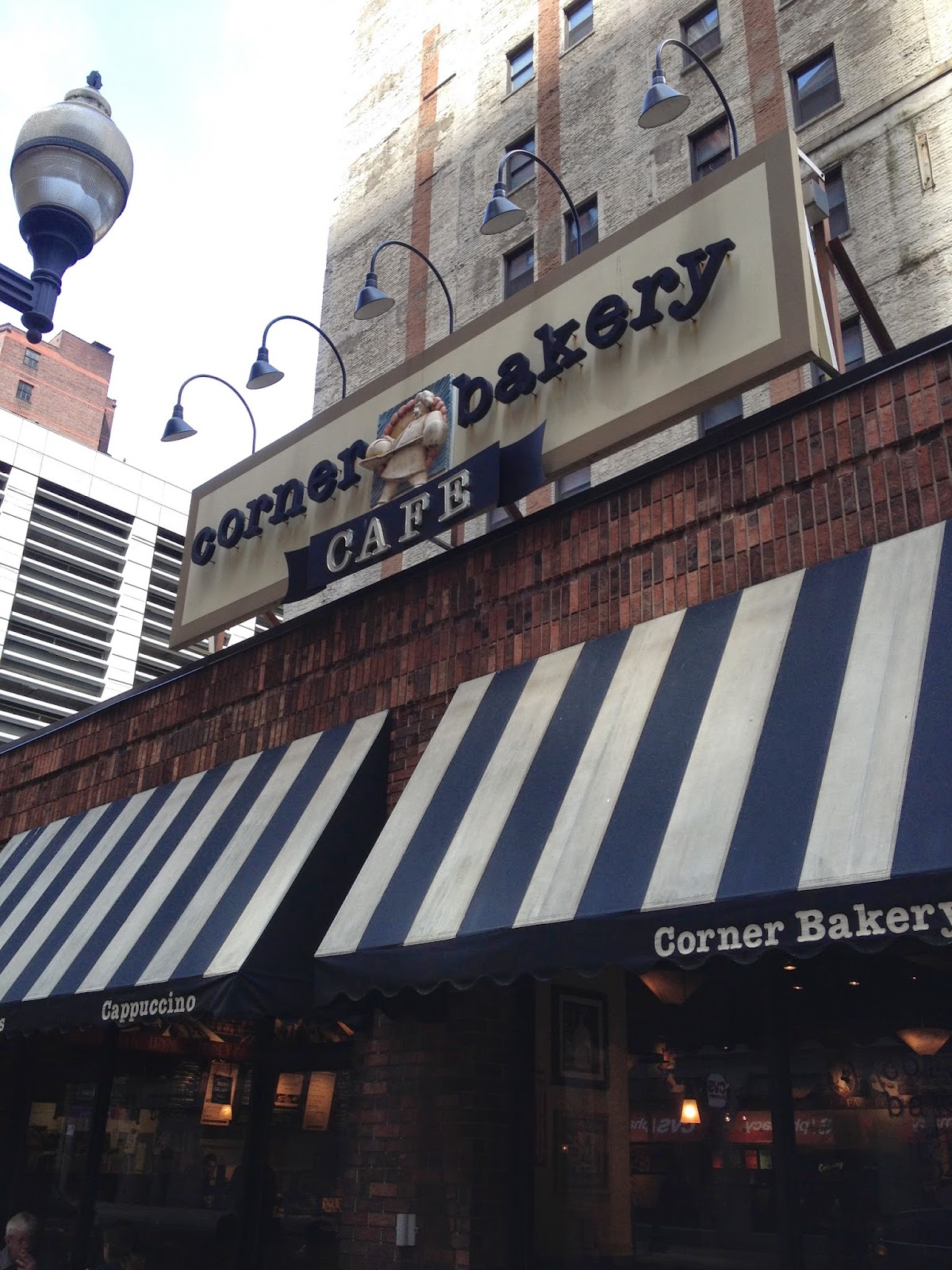 Corner Bakery, Wells Street, Chicago, Illinois, USA