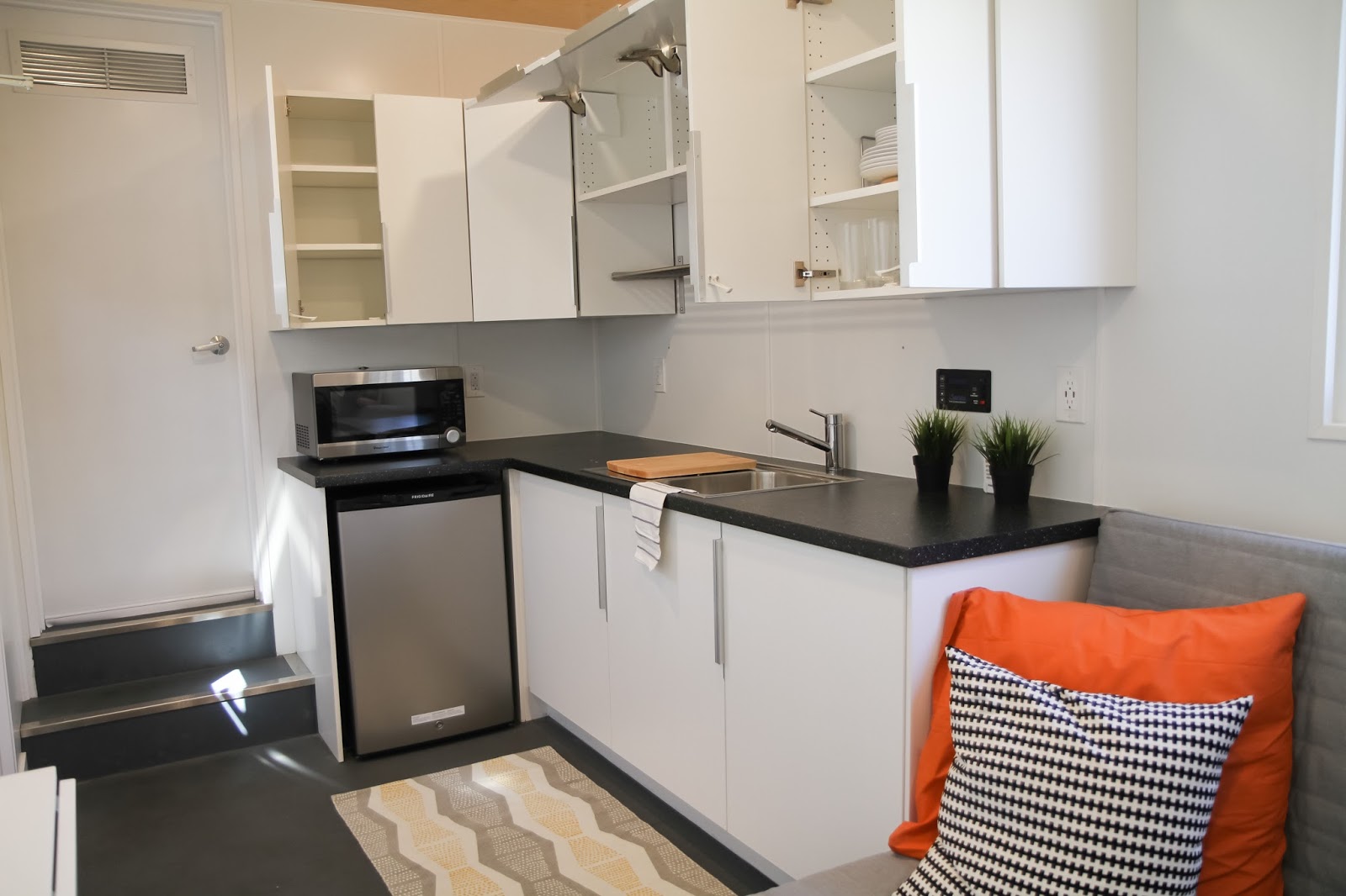 TINY HOUSE TOWN Glendale Shipping Container Home (300 Sq Ft)