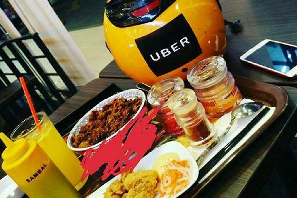 Alami Kejadian Tak Mengenakkan Saat Makan di Restoran, Driver Uber ini Curhat di Medsos