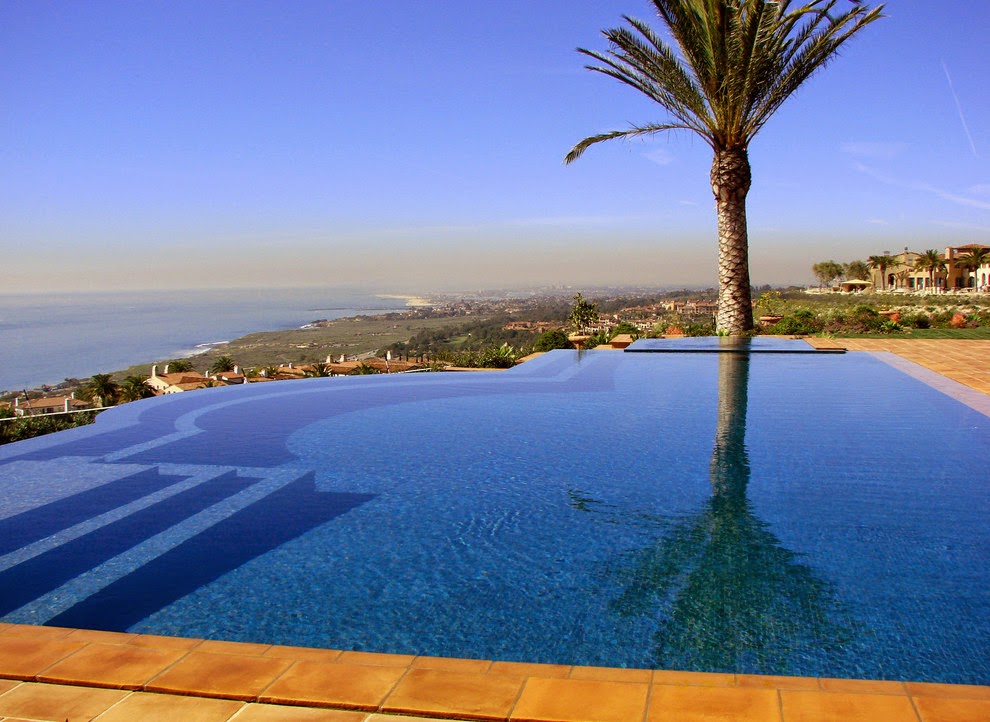 Home Design Ideas: 20+ Great Inspiration Infinity Pool Home Design For ...