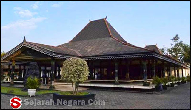Gambar Model rumah adat joglo Yogyakarta
