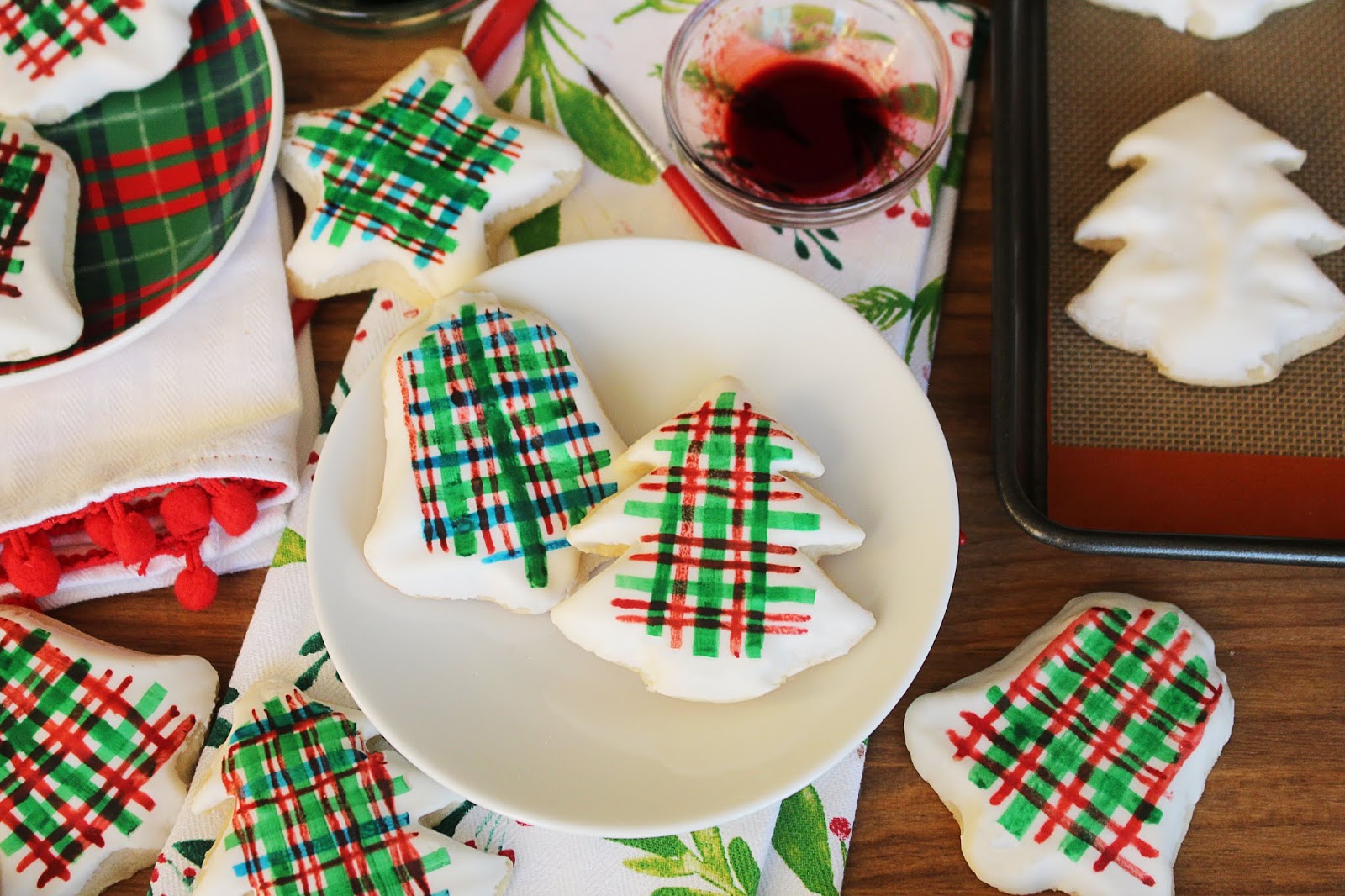 Kylee's Kitchen Painting Plaid Christmas Cookies