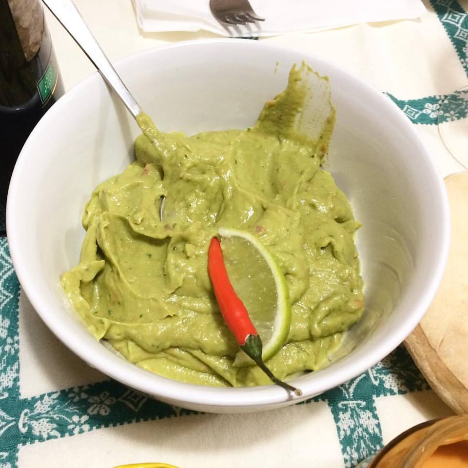 QUE VIVA MEXICO! TOTOPOS CON GUACAMOLE E SALSA PICCANTE